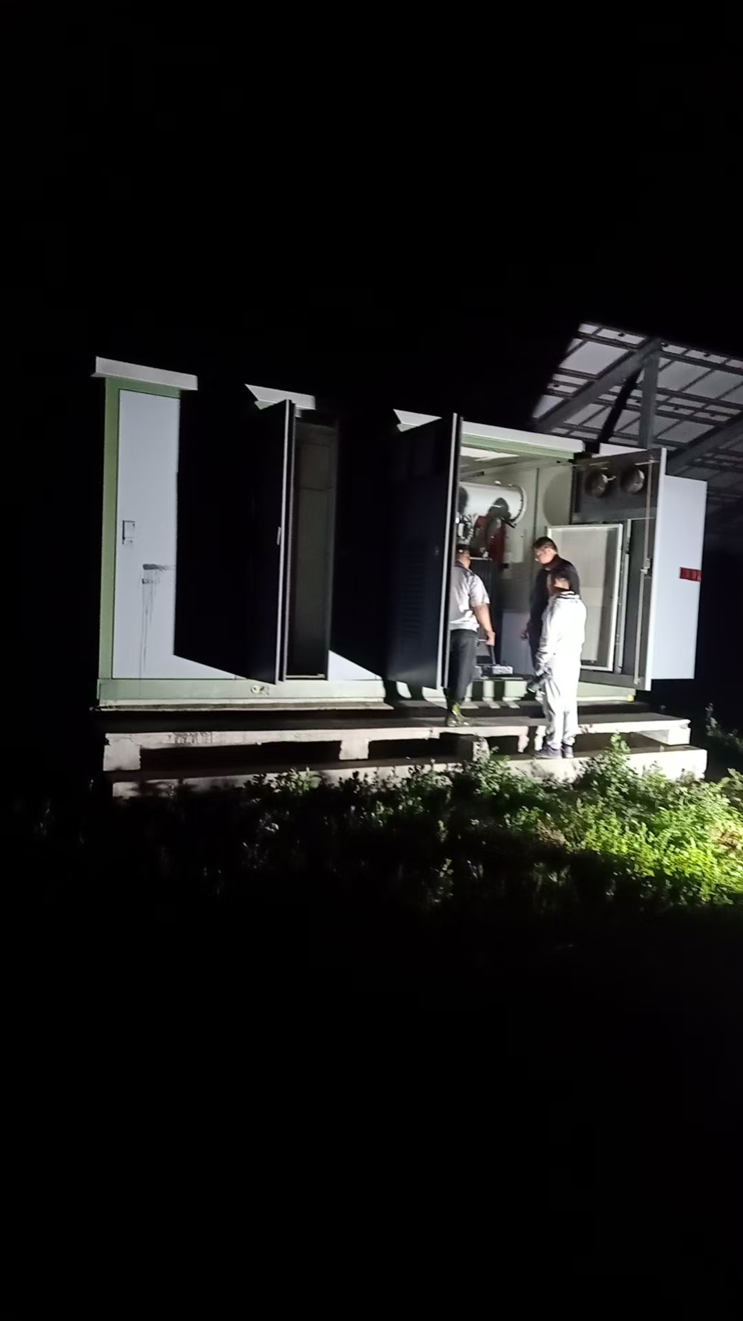 山东冠县光伏变电站25台变压器的维修保养