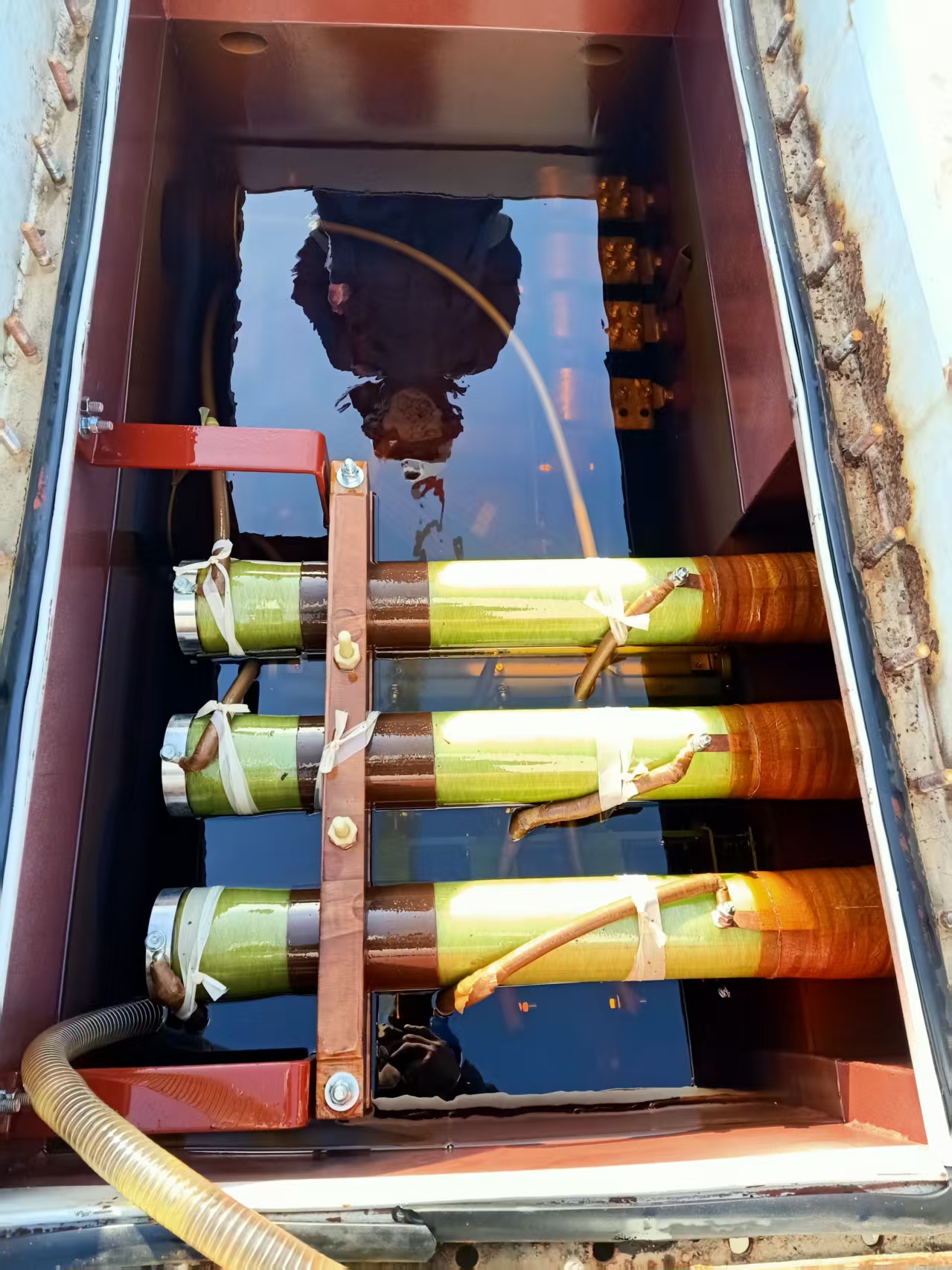 风电场美变的熔丝熔桶的现场更换及变压器的滤油